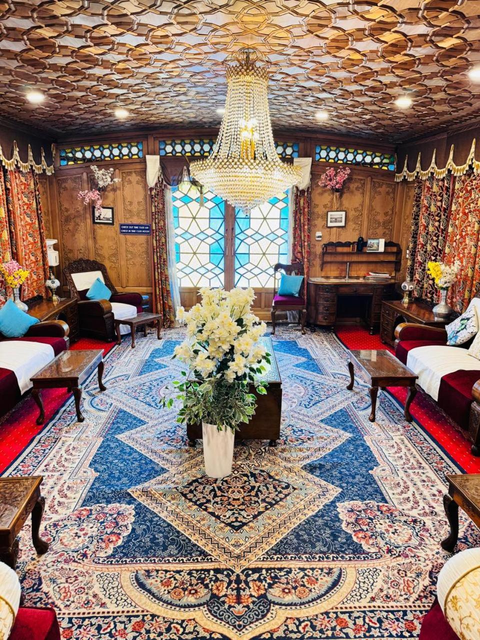 Crown Of India Group Of Houseboats Hotel ศรีนาการ์ ภายนอก รูปภาพ